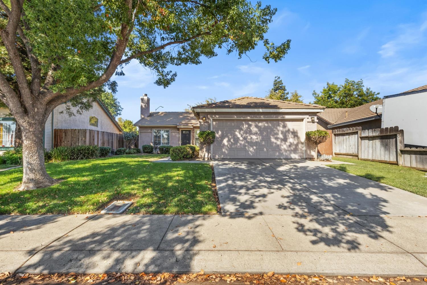 Detail Gallery Image 1 of 18 For 645 Waddell Way, Modesto,  CA 95357 - 3 Beds | 2 Baths