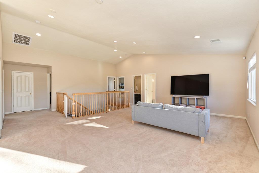 Detail Gallery Image 34 of 42 For 10162 Clairina Way, Elk Grove,  CA 95757 - 5 Beds | 2/1 Baths