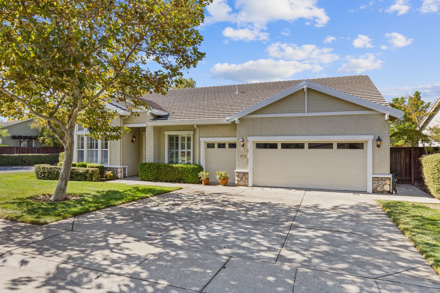 Detail Gallery Image 1 of 62 For 2816 Springfield Dr, Rocklin,  CA 95765 - 2 Beds | 2/1 Baths