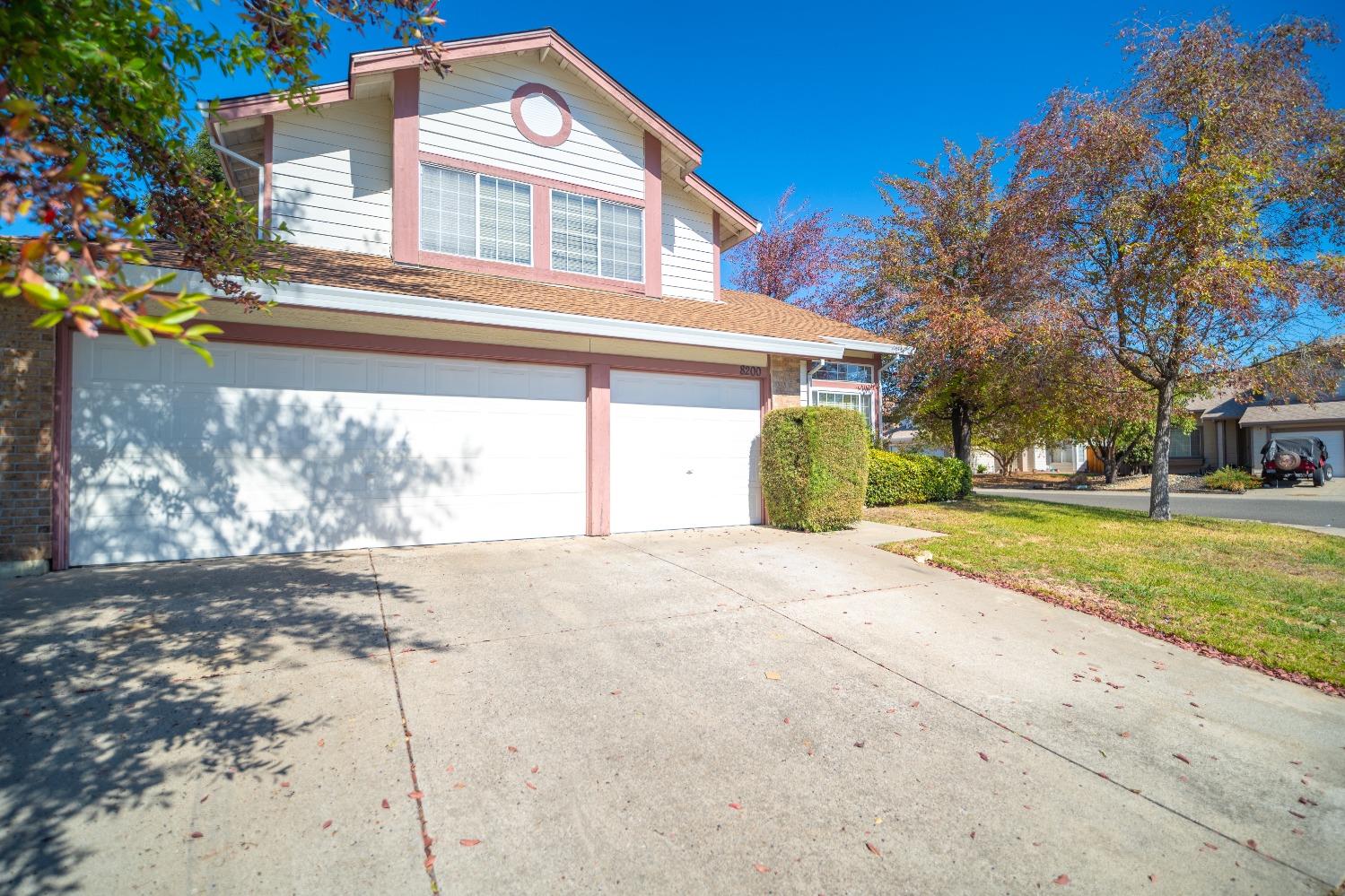 Detail Gallery Image 2 of 38 For 8200 Exbourne Cir, Sacramento,  CA 95828 - 4 Beds | 3 Baths