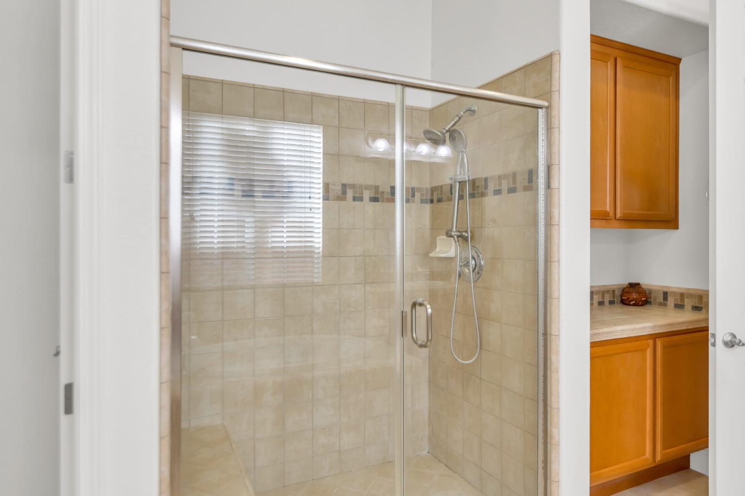 Detail Gallery Image 44 of 71 For 10075 Winkle Cir, Elk Grove,  CA 95757 - 3 Beds | 2/1 Baths