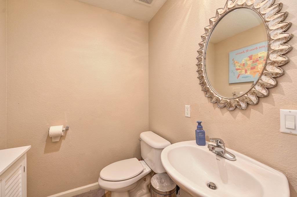 Detail Gallery Image 20 of 42 For 10162 Clairina Way, Elk Grove,  CA 95757 - 5 Beds | 2/1 Baths