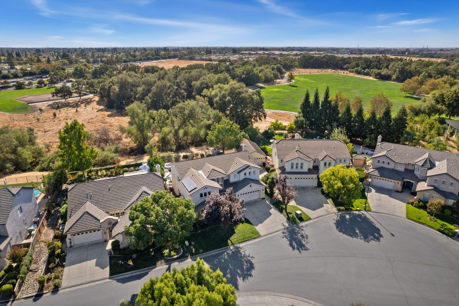 Detail Gallery Image 43 of 50 For 117 Tuscan Grove Ct, Roseville,  CA 95747 - 5 Beds | 4/1 Baths