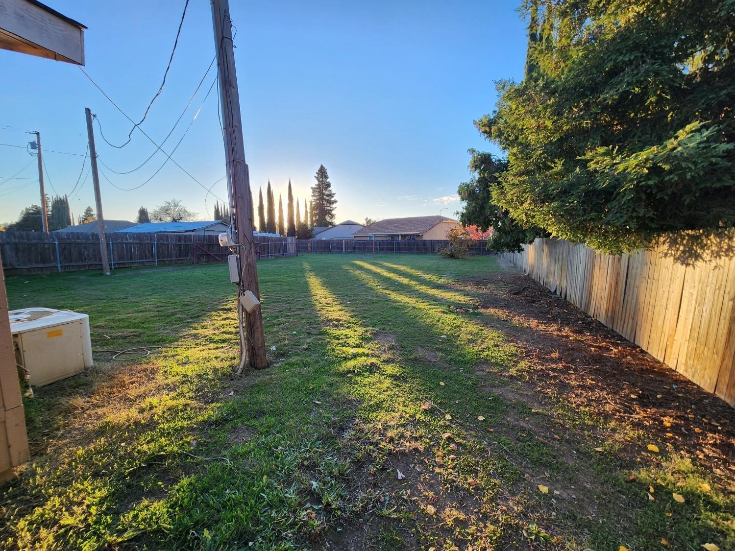 Detail Gallery Image 12 of 15 For 249 Littlejohn Rd, Yuba City,  CA 95993 - 3 Beds | 2 Baths