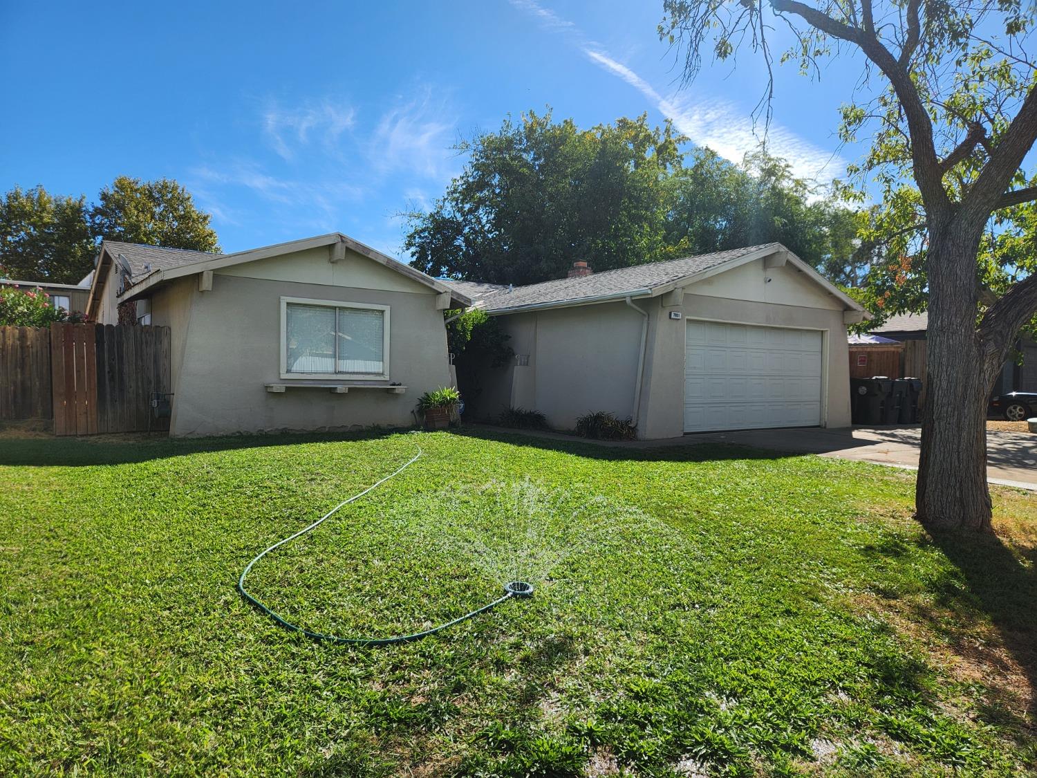 Detail Gallery Image 2 of 31 For 7931 Hanford Way, Sacramento,  CA 95823 - 4 Beds | 2 Baths