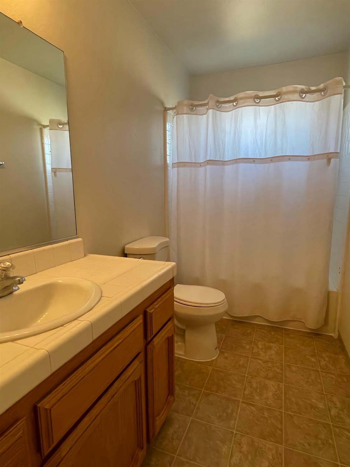 Detail Gallery Image 12 of 15 For 23203 Avenue 24, Chowchilla,  CA 93610 - 3 Beds | 2 Baths