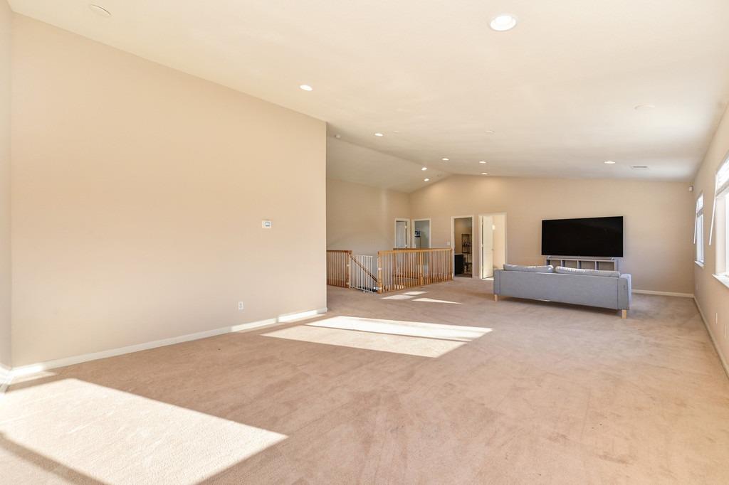 Detail Gallery Image 35 of 42 For 10162 Clairina Way, Elk Grove,  CA 95757 - 5 Beds | 2/1 Baths