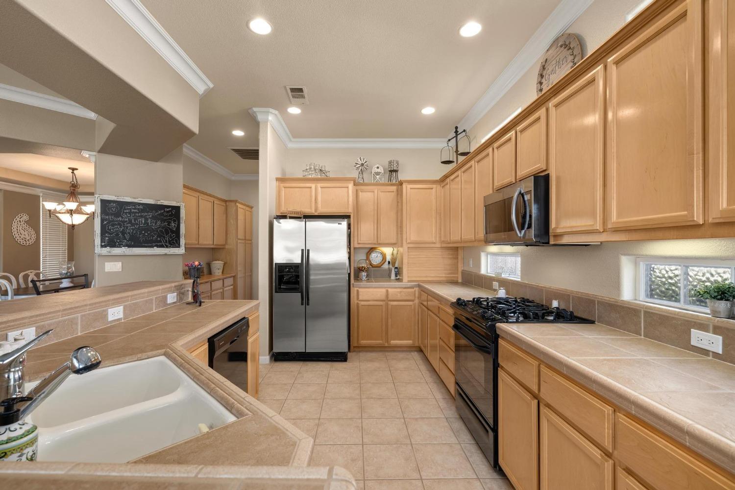 Detail Gallery Image 15 of 47 For 234 Rock Ridge Ln #275,  Copperopolis,  CA 95228 - 3 Beds | 2 Baths