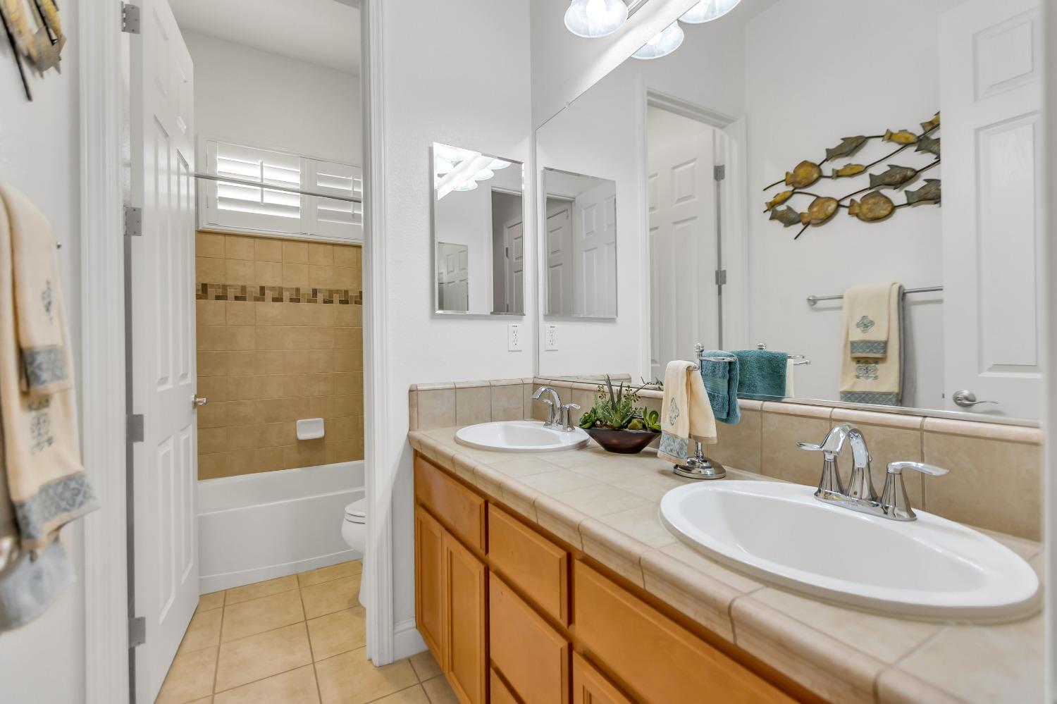 Detail Gallery Image 35 of 71 For 10075 Winkle Cir, Elk Grove,  CA 95757 - 3 Beds | 2/1 Baths