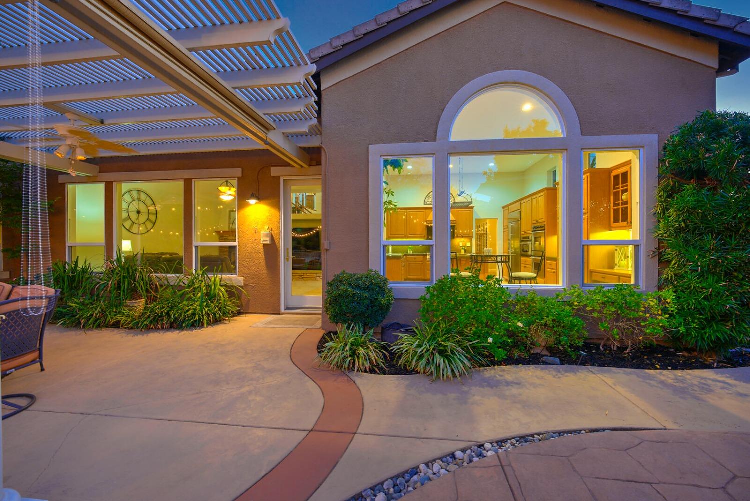 Detail Gallery Image 16 of 64 For 6101 Penela Way, El Dorado Hills,  CA 95762 - 4 Beds | 3/1 Baths