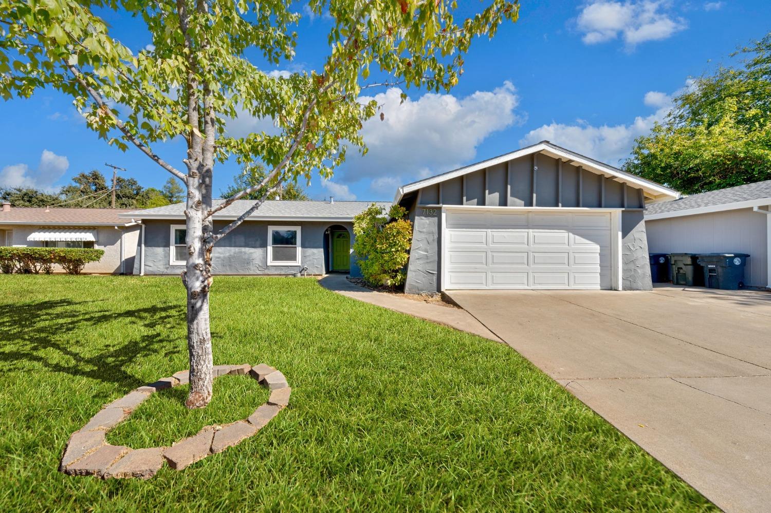 Detail Gallery Image 1 of 1 For 7132 Circlet Way, Citrus Heights,  CA 95621 - 3 Beds | 2 Baths