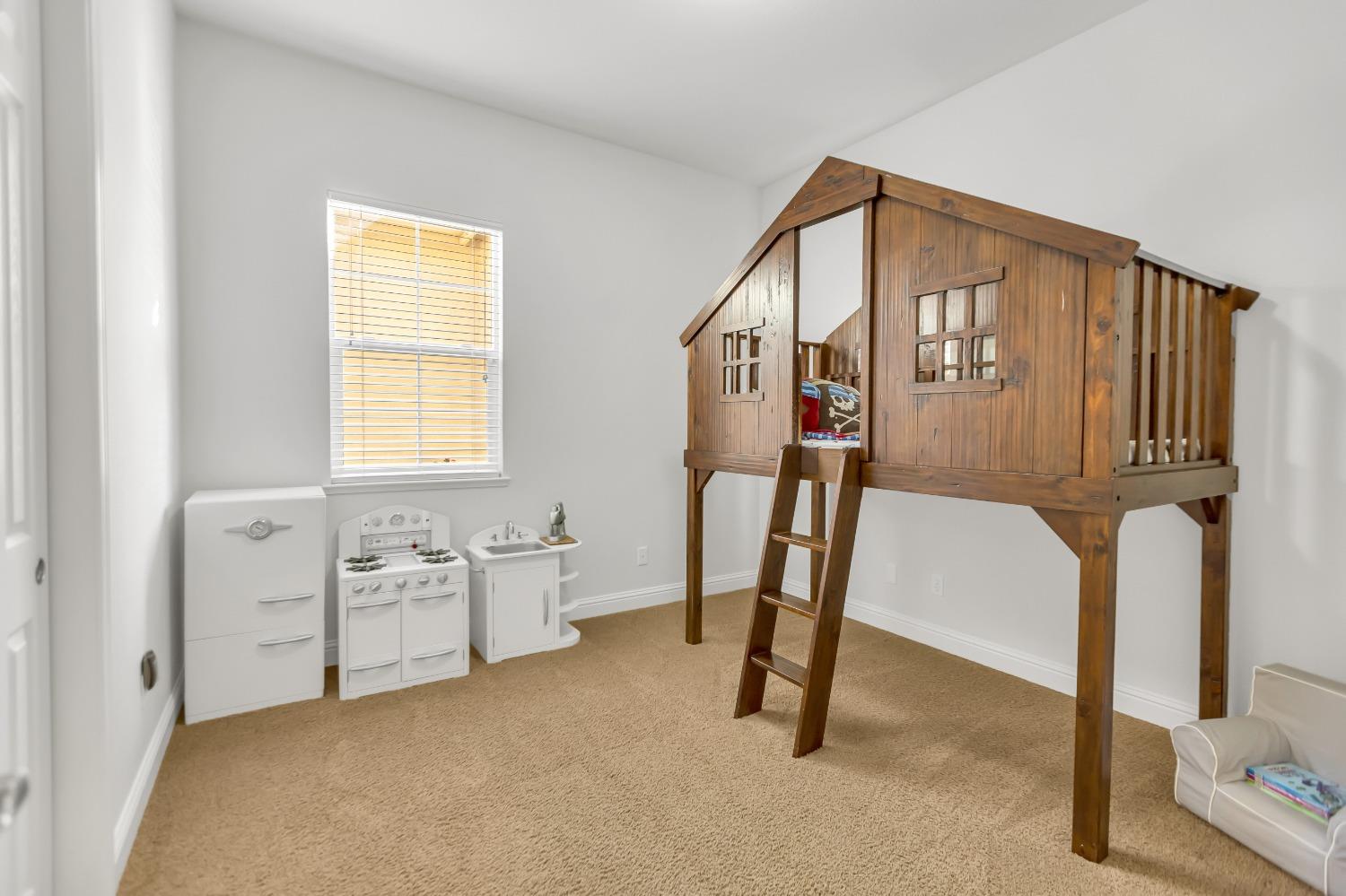 Detail Gallery Image 32 of 71 For 10075 Winkle Cir, Elk Grove,  CA 95757 - 3 Beds | 2/1 Baths