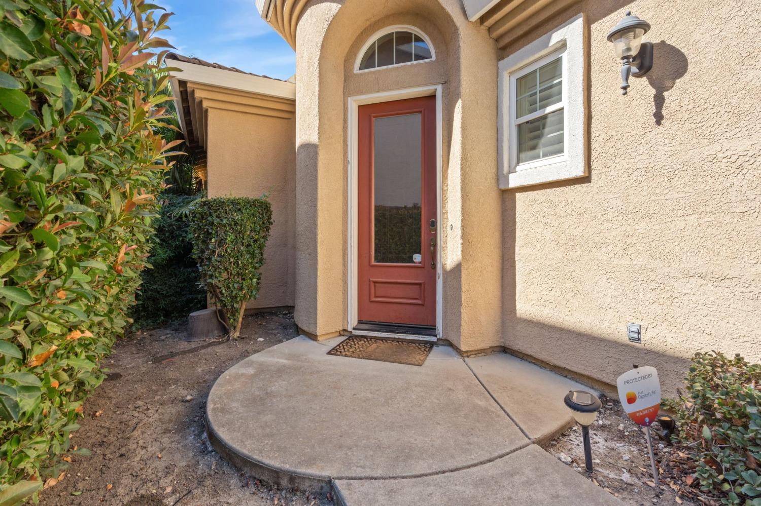 Detail Gallery Image 3 of 36 For 4642 Westlake Pkwy, Sacramento,  CA 95835 - 3 Beds | 2 Baths