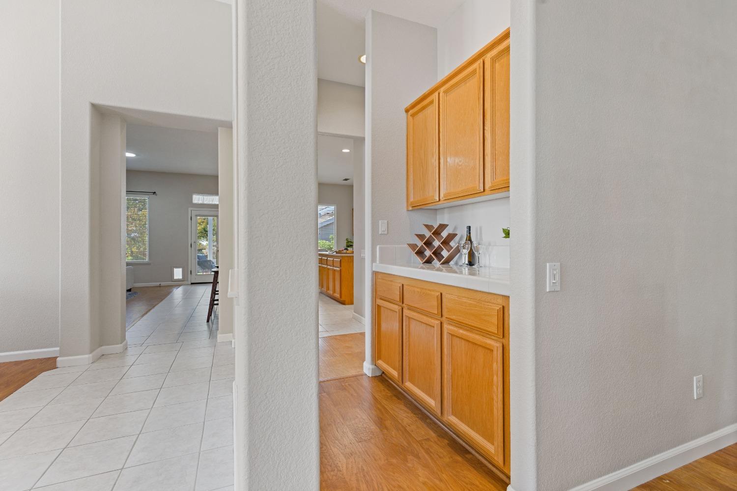 Detail Gallery Image 13 of 62 For 2816 Springfield Dr, Rocklin,  CA 95765 - 2 Beds | 2/1 Baths