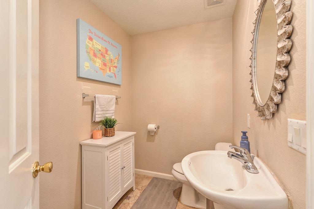 Detail Gallery Image 21 of 42 For 10162 Clairina Way, Elk Grove,  CA 95757 - 5 Beds | 2/1 Baths