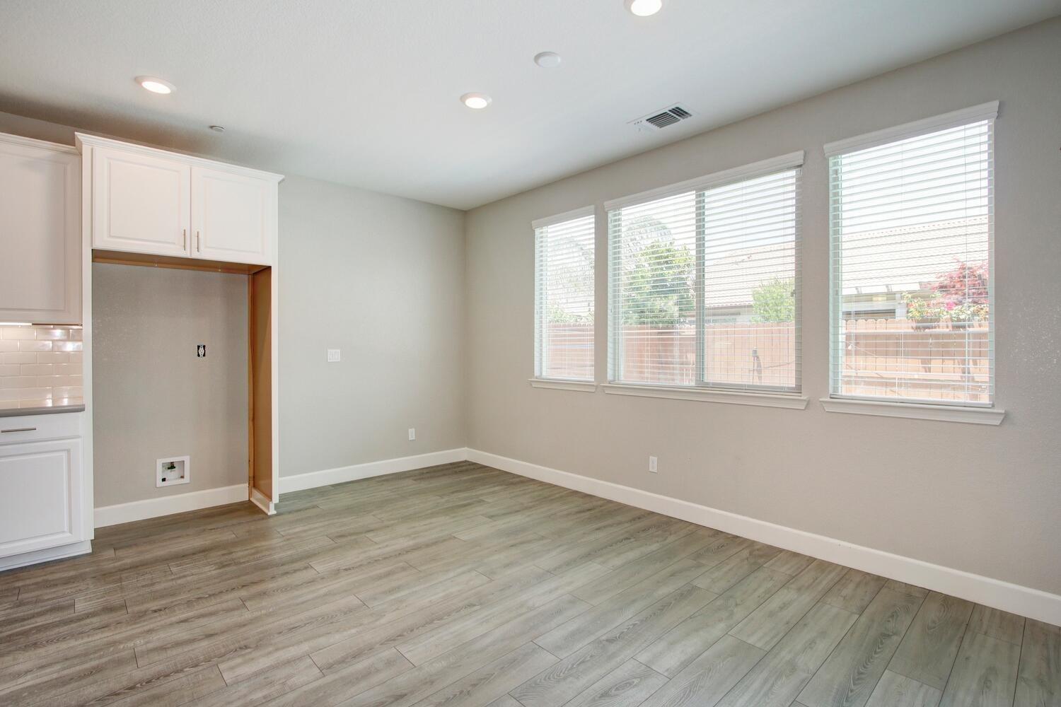 Detail Gallery Image 65 of 77 For 4225 Eckersley Way, Roseville,  CA 95747 - 5 Beds | 4/1 Baths