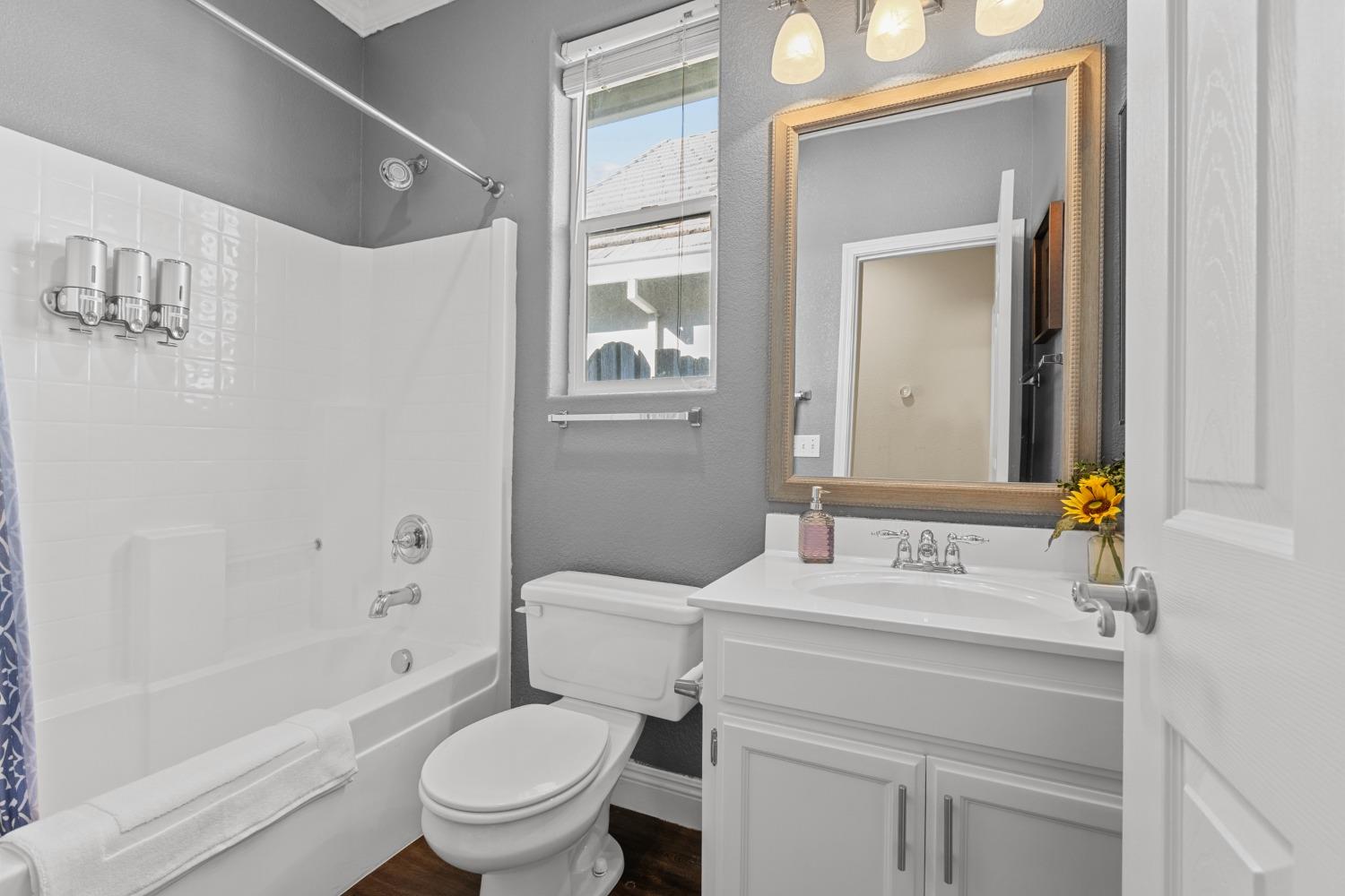 Detail Gallery Image 13 of 40 For 1893 Acari Ave, Sacramento,  CA 95835 - 3 Beds | 2 Baths