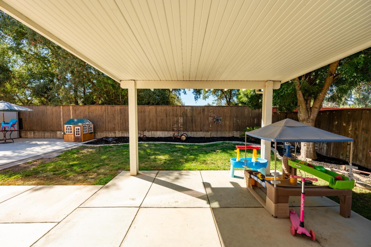 Detail Gallery Image 17 of 59 For 13712 Channel Ln, Waterford,  CA 95386 - 4 Beds | 2/1 Baths