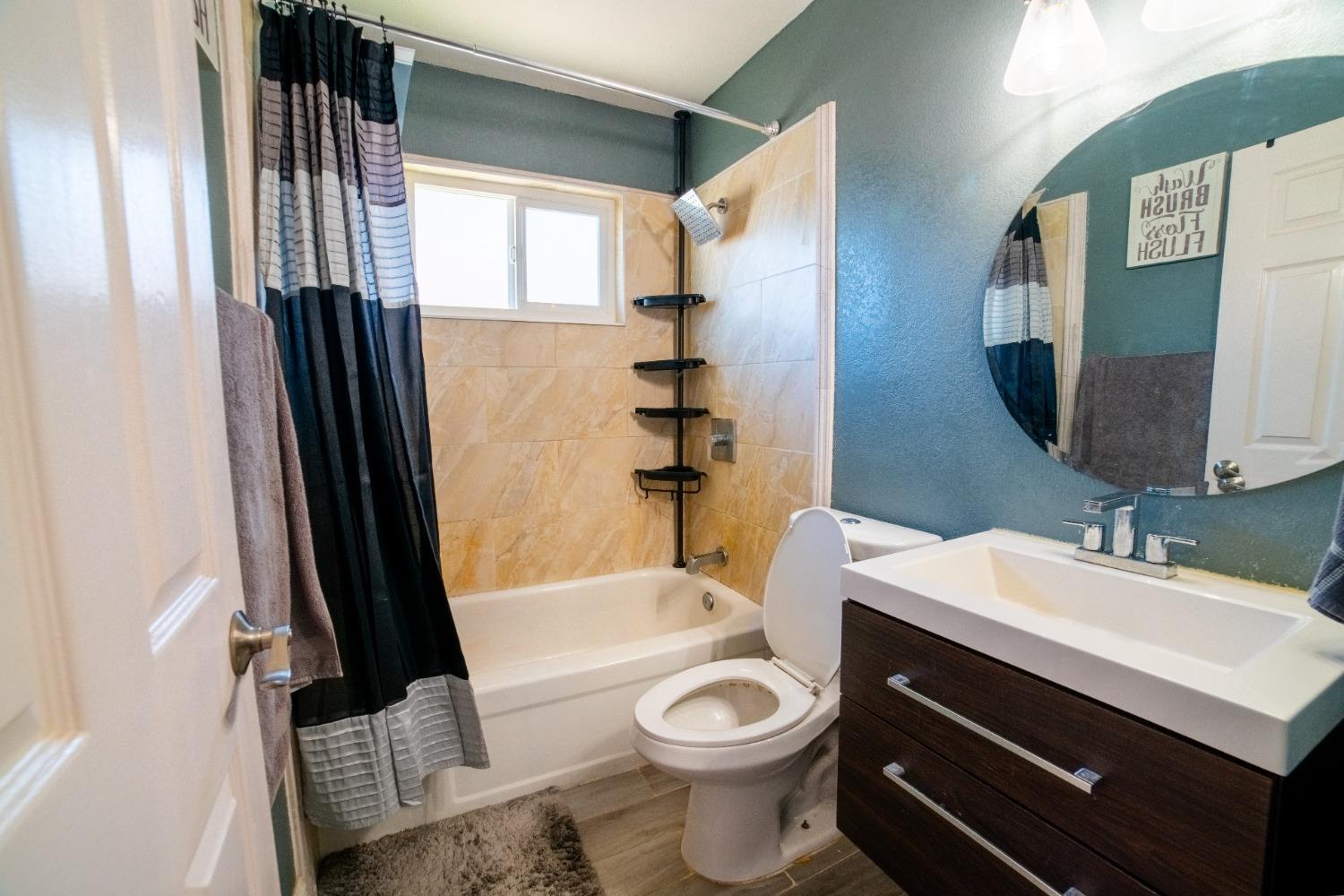 Detail Gallery Image 7 of 11 For 2915 Monte Diablo Ave #4,  Stockton,  CA 95203 - 2 Beds | 1 Baths