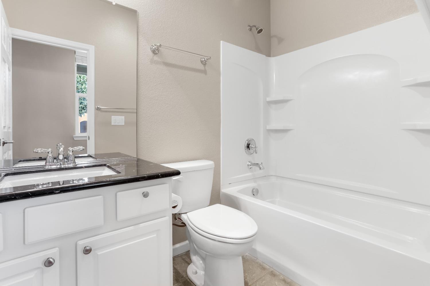 Detail Gallery Image 6 of 37 For 2665 Cherry Grove Ave, Manteca,  CA 95336 - 2 Beds | 2 Baths