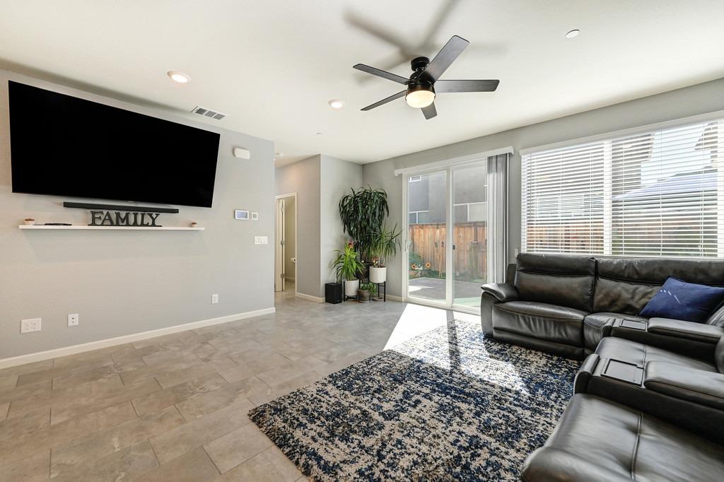 Detail Gallery Image 10 of 41 For 1536 Citrus St, Lincoln,  CA 95648 - 3 Beds | 2/1 Baths