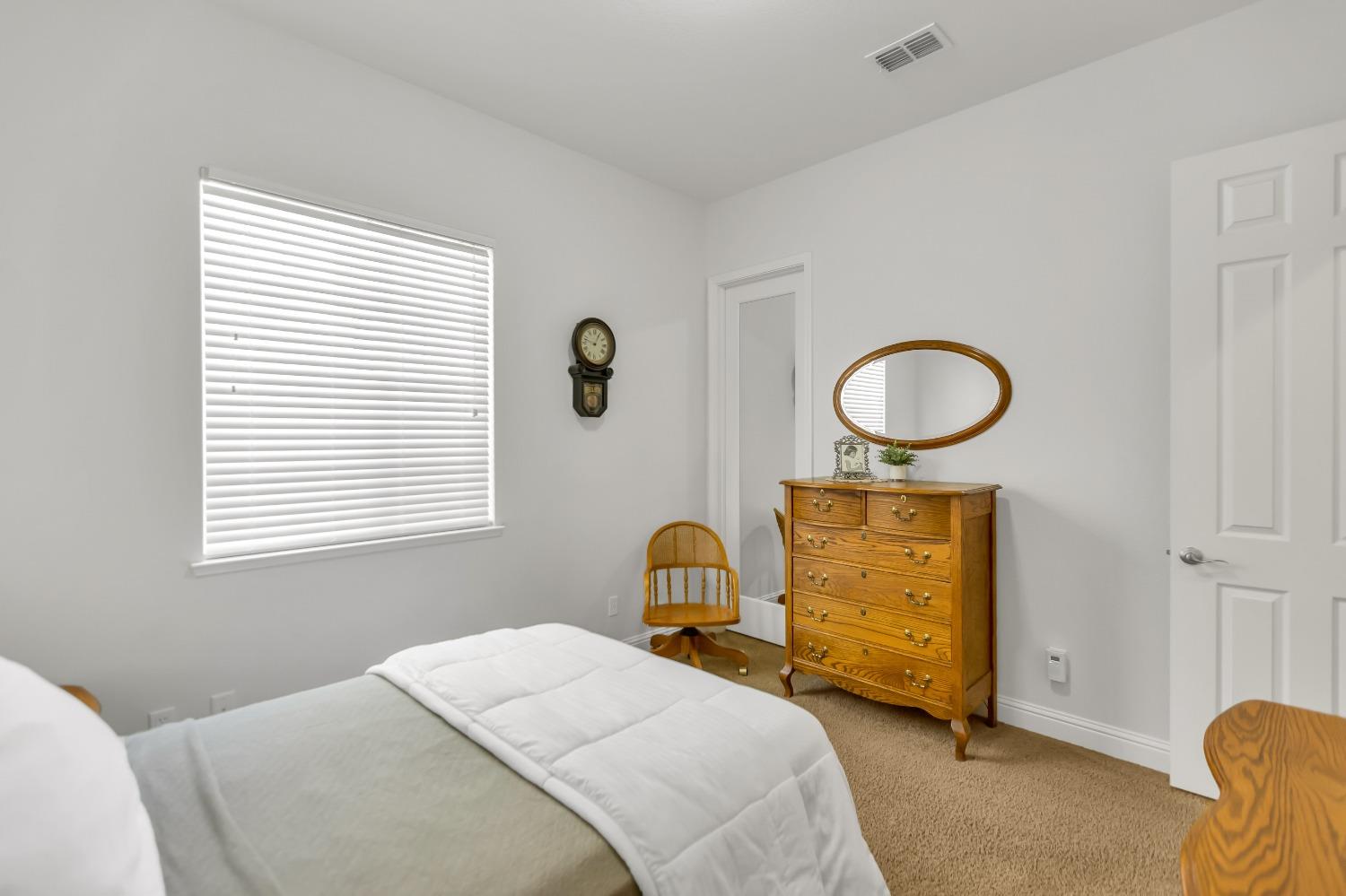 Detail Gallery Image 30 of 71 For 10075 Winkle Cir, Elk Grove,  CA 95757 - 3 Beds | 2/1 Baths