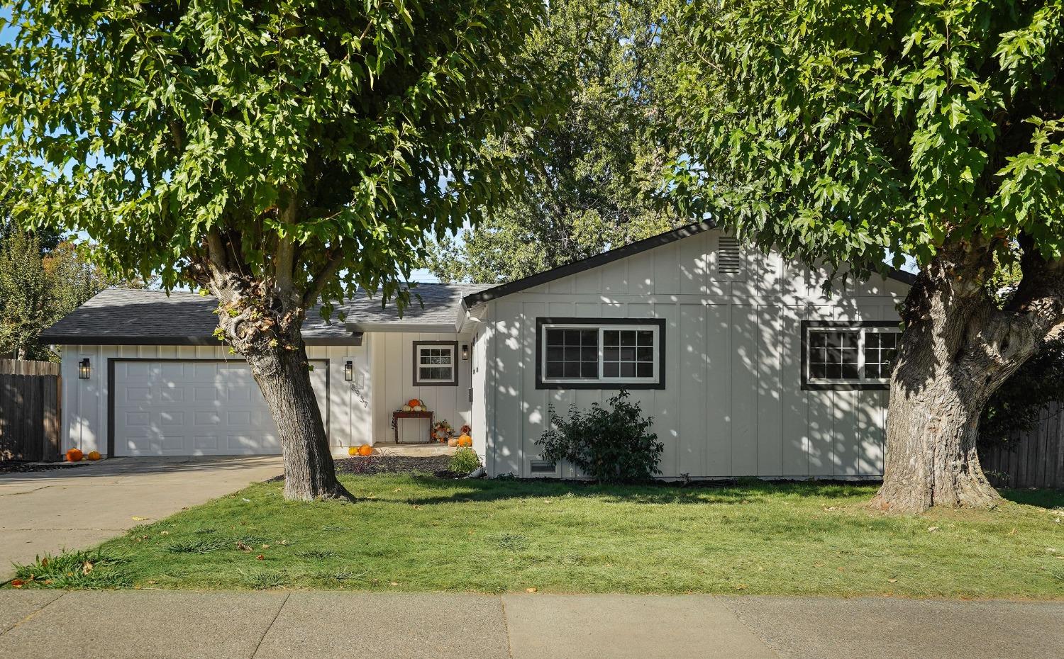 Detail Gallery Image 2 of 29 For 8937 Custer Ave, Orangevale,  CA 95662 - 3 Beds | 2 Baths