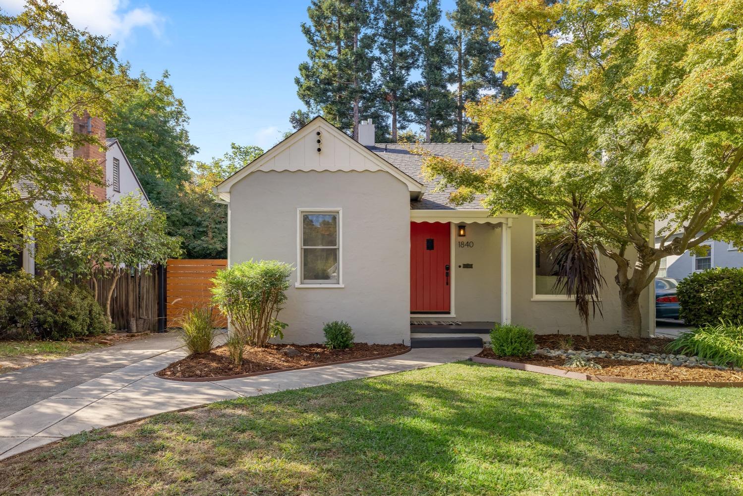 Detail Gallery Image 1 of 1 For 1840 Vallejo Way, Sacramento,  CA 95818 - 2 Beds | 1 Baths