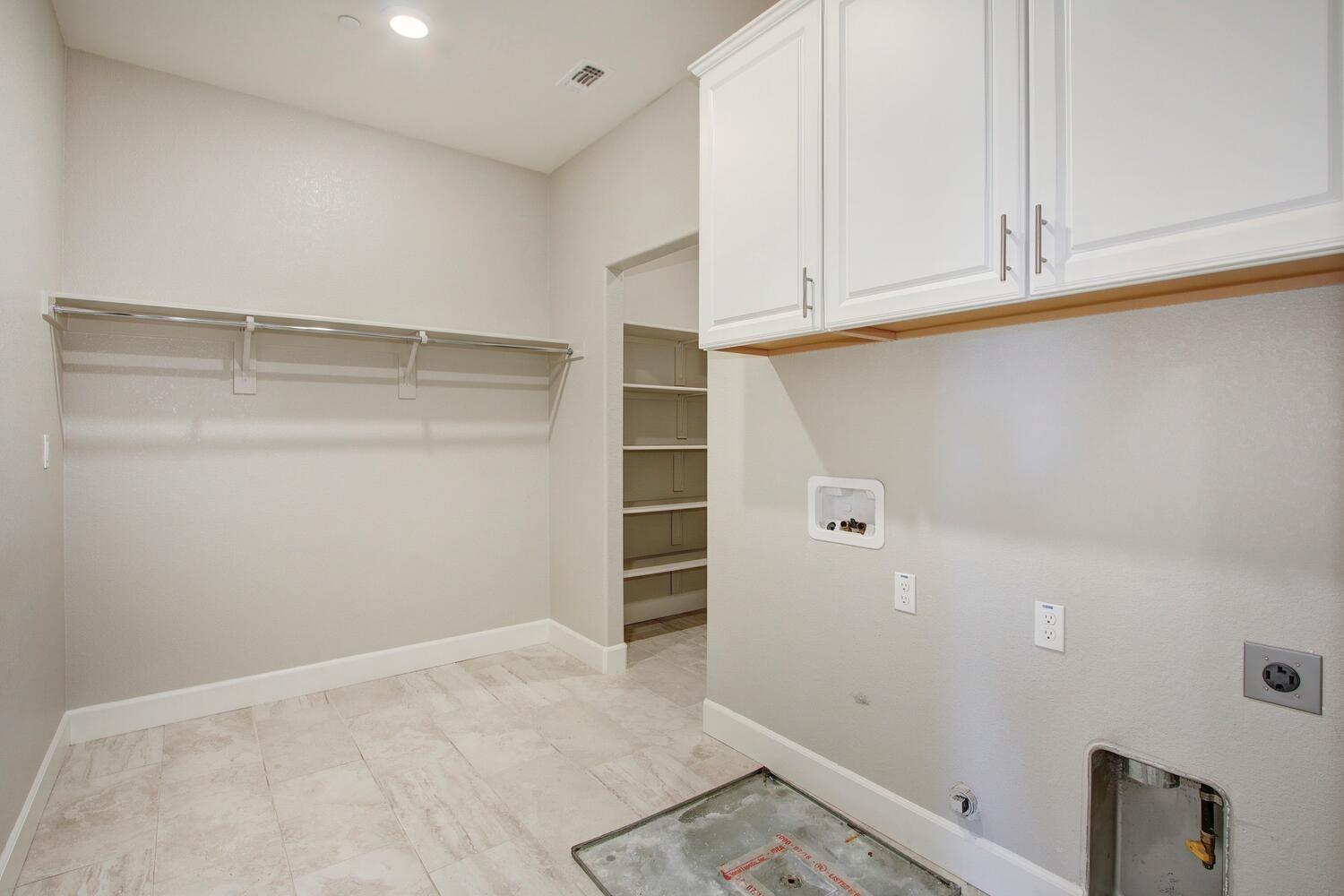 Detail Gallery Image 58 of 77 For 4225 Eckersley Way, Roseville,  CA 95747 - 5 Beds | 4/1 Baths