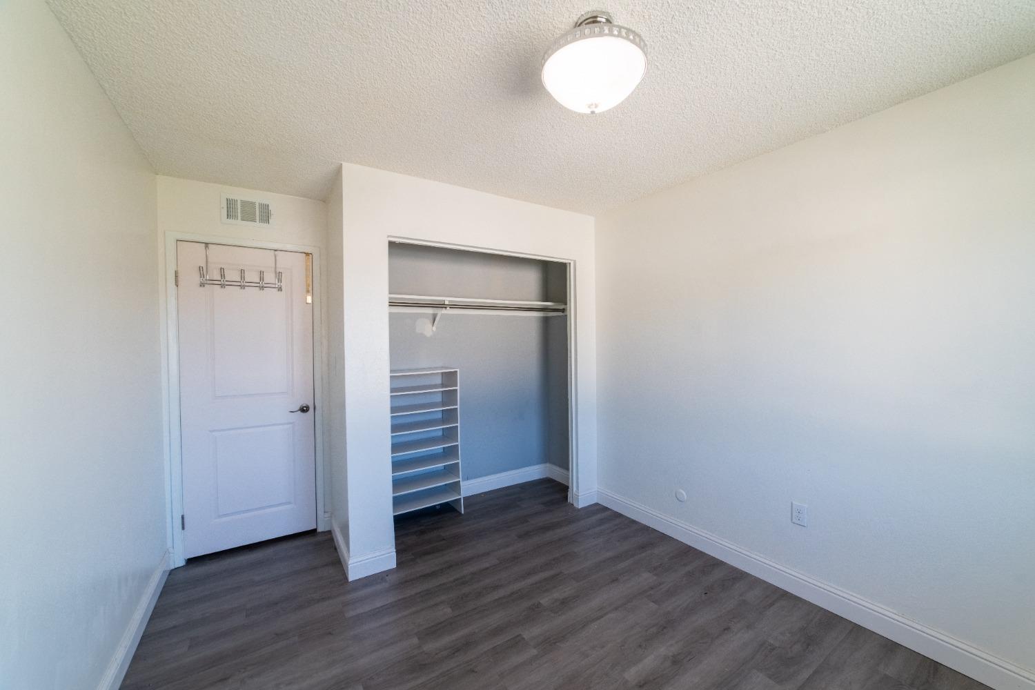 Detail Gallery Image 5 of 11 For 2915 Monte Diablo Ave #4,  Stockton,  CA 95203 - 2 Beds | 1 Baths