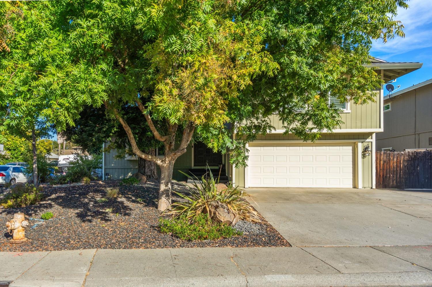 Detail Gallery Image 2 of 30 For 3204 Kaiser Way, Carmichael,  CA 95608 - 3 Beds | 2/1 Baths