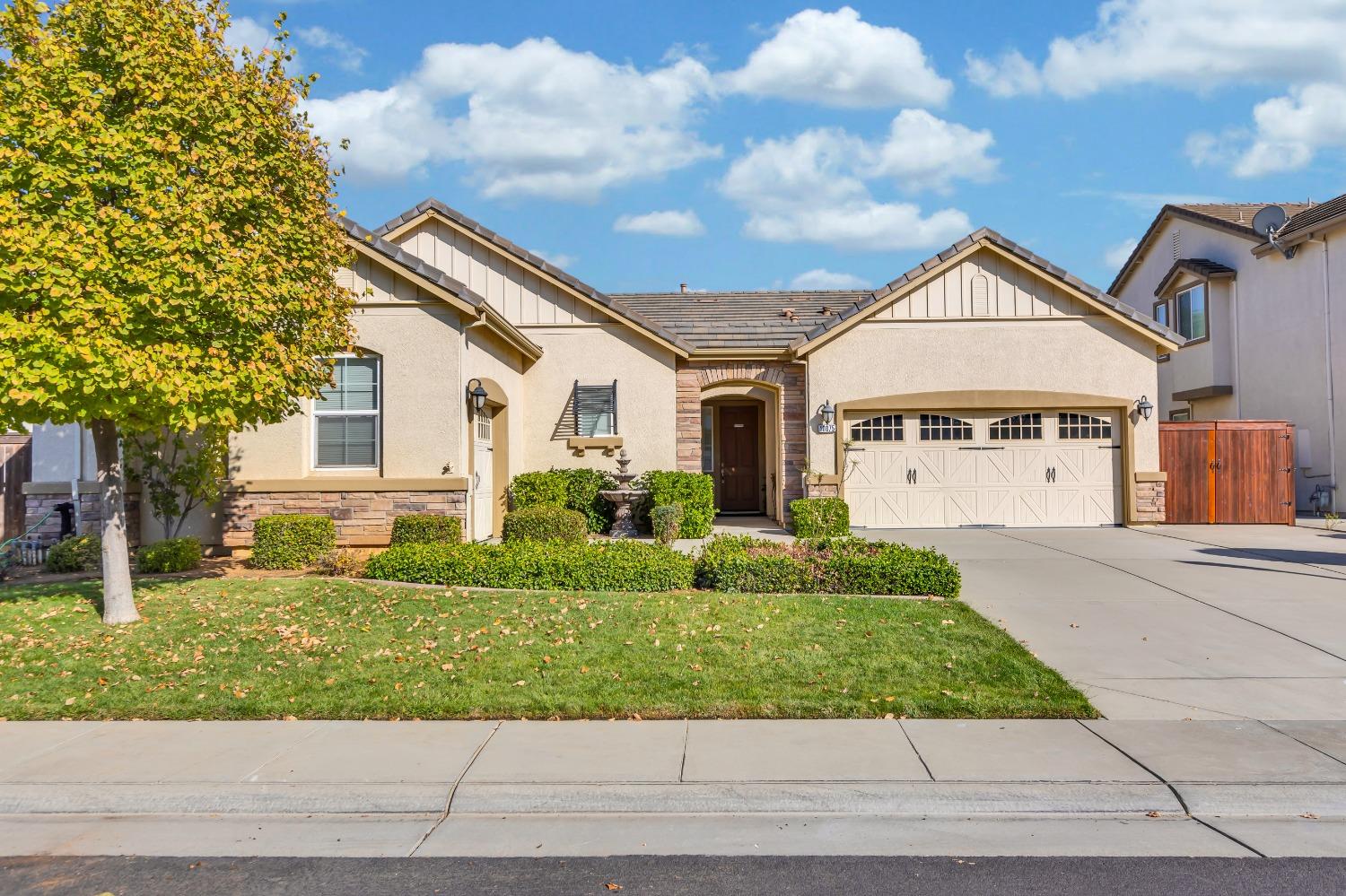 Detail Gallery Image 2 of 71 For 10075 Winkle Cir, Elk Grove,  CA 95757 - 3 Beds | 2/1 Baths