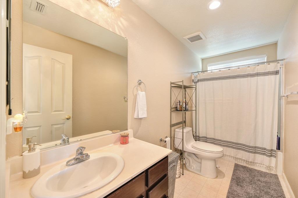 Detail Gallery Image 30 of 42 For 10162 Clairina Way, Elk Grove,  CA 95757 - 5 Beds | 2/1 Baths