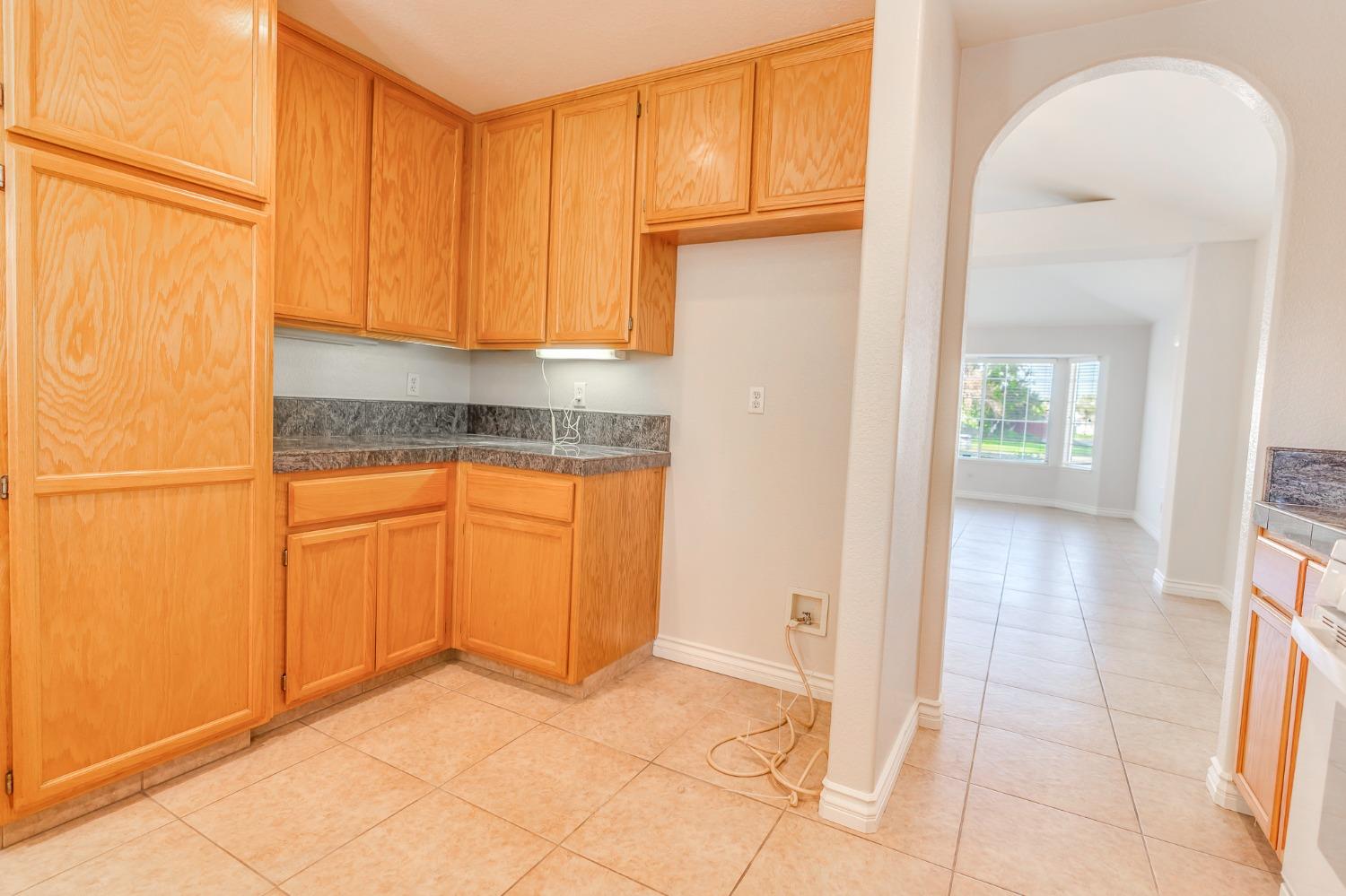 Detail Gallery Image 34 of 91 For 1827 Chabot Ct, Los Banos,  CA 93635 - 4 Beds | 2 Baths