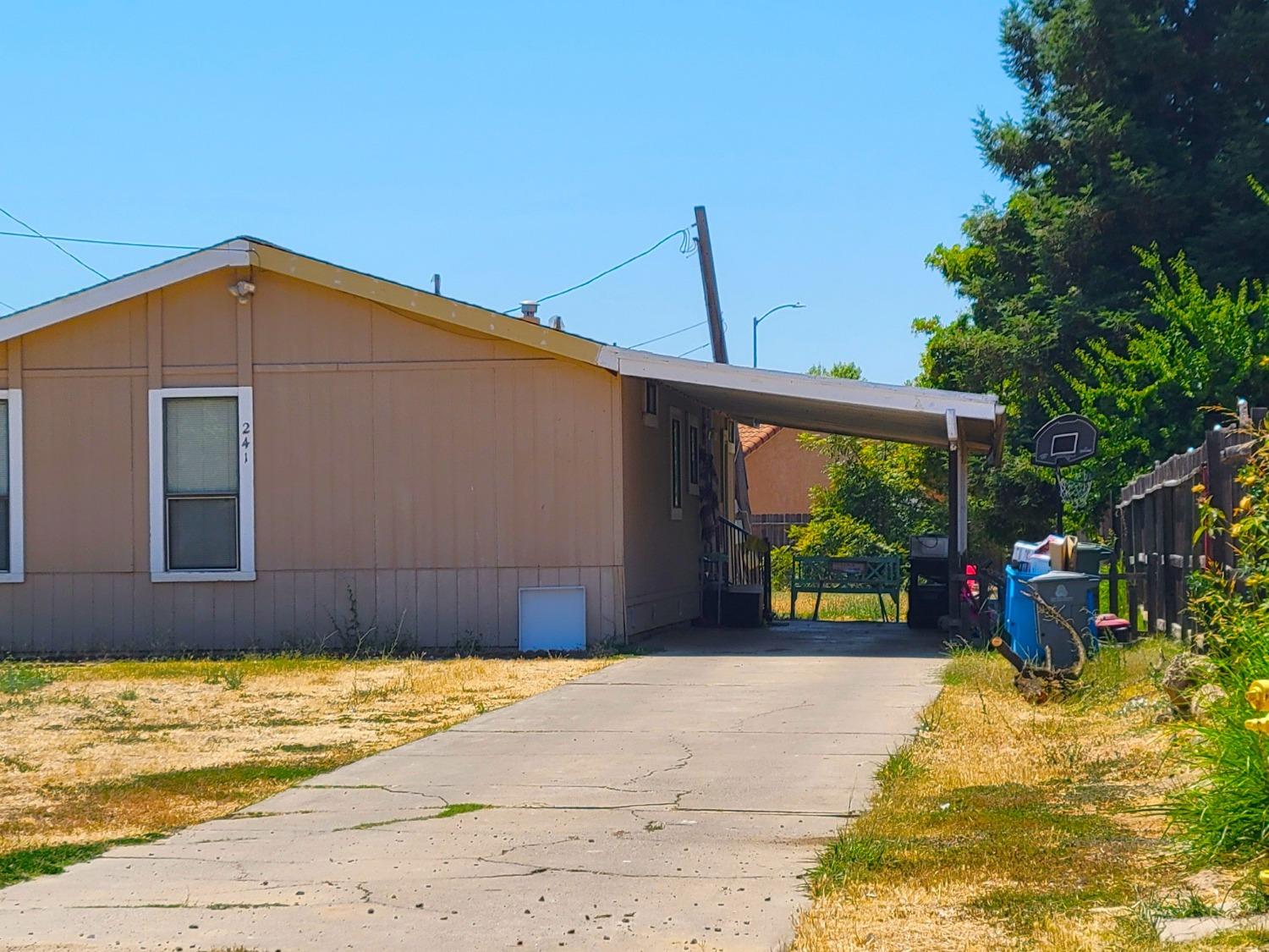 Detail Gallery Image 1 of 6 For 241 Littlejohn Rd, Yuba City,  CA 95993 - 2 Beds | 2 Baths