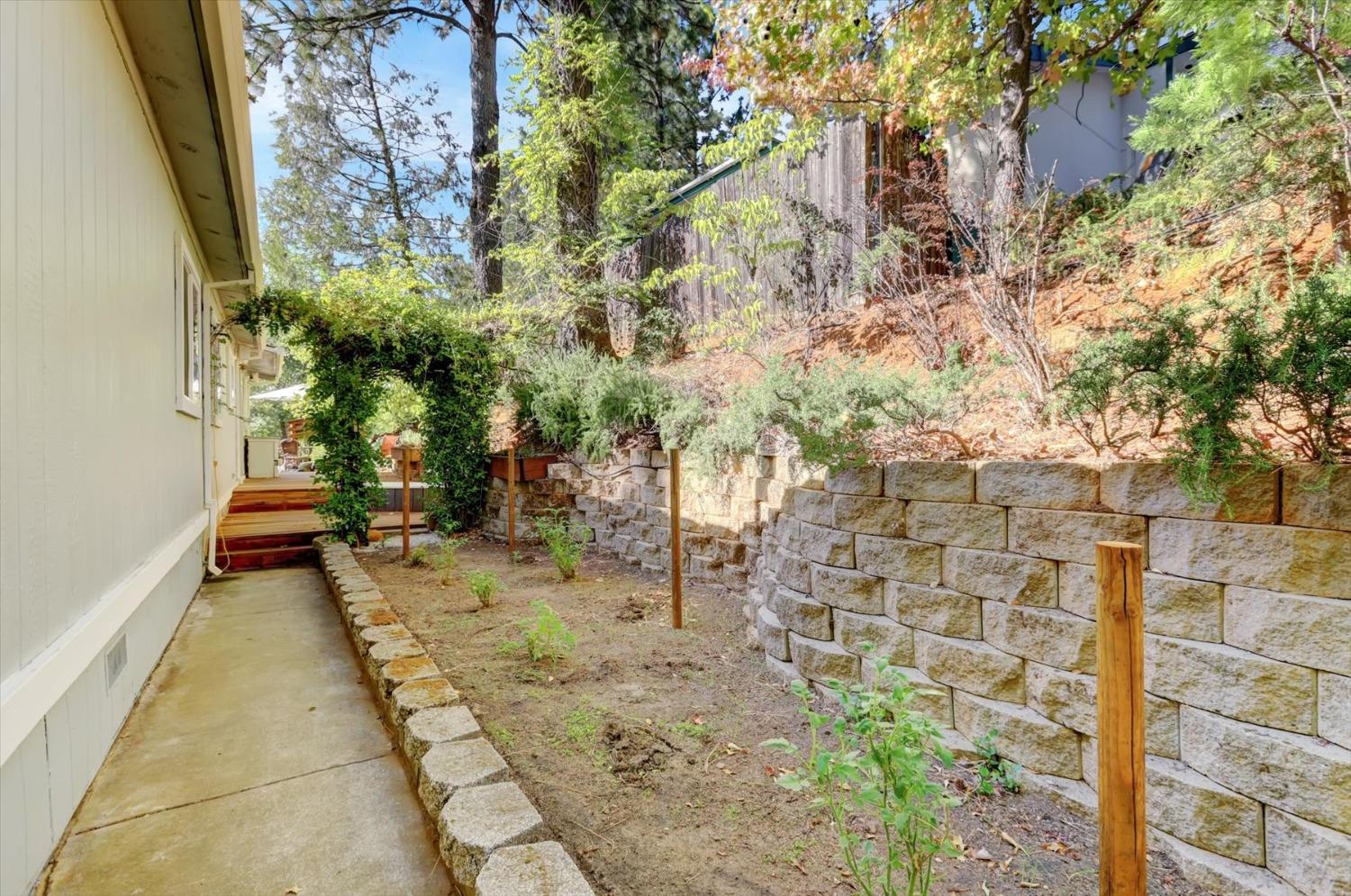 Detail Gallery Image 31 of 47 For 13885 Golden Star Rd, Grass Valley,  CA 95949 - 4 Beds | 2 Baths