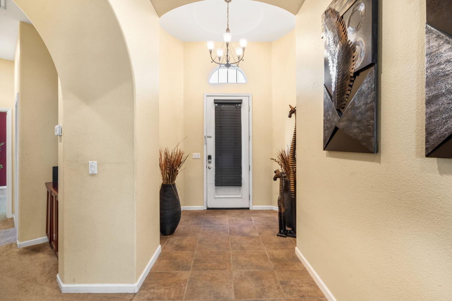 Detail Gallery Image 4 of 36 For 4642 Westlake Pkwy, Sacramento,  CA 95835 - 3 Beds | 2 Baths