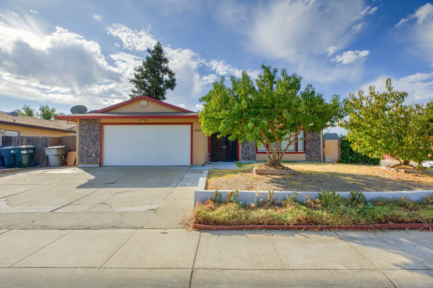 Detail Gallery Image 1 of 1 For 8440 Sierra Sunset Dr, Sacramento,  CA 95828 - 4 Beds | 2 Baths