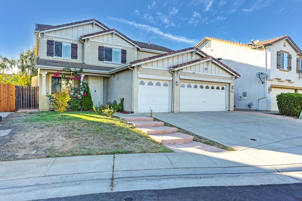 Detail Gallery Image 3 of 42 For 10162 Clairina Way, Elk Grove,  CA 95757 - 5 Beds | 2/1 Baths