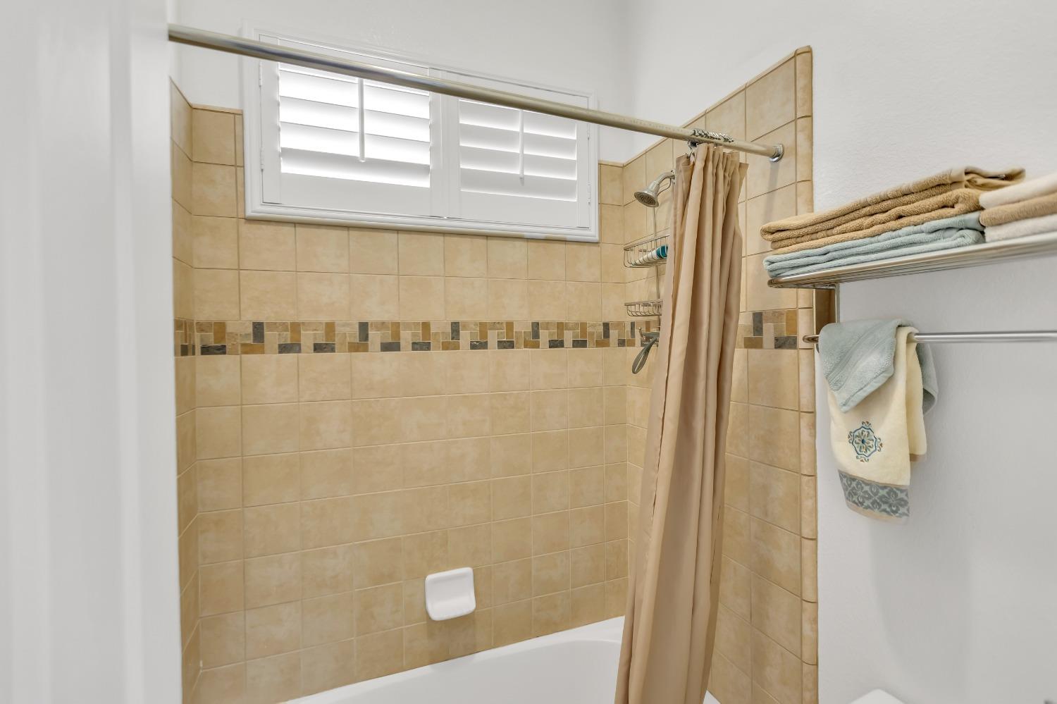 Detail Gallery Image 36 of 71 For 10075 Winkle Cir, Elk Grove,  CA 95757 - 3 Beds | 2/1 Baths