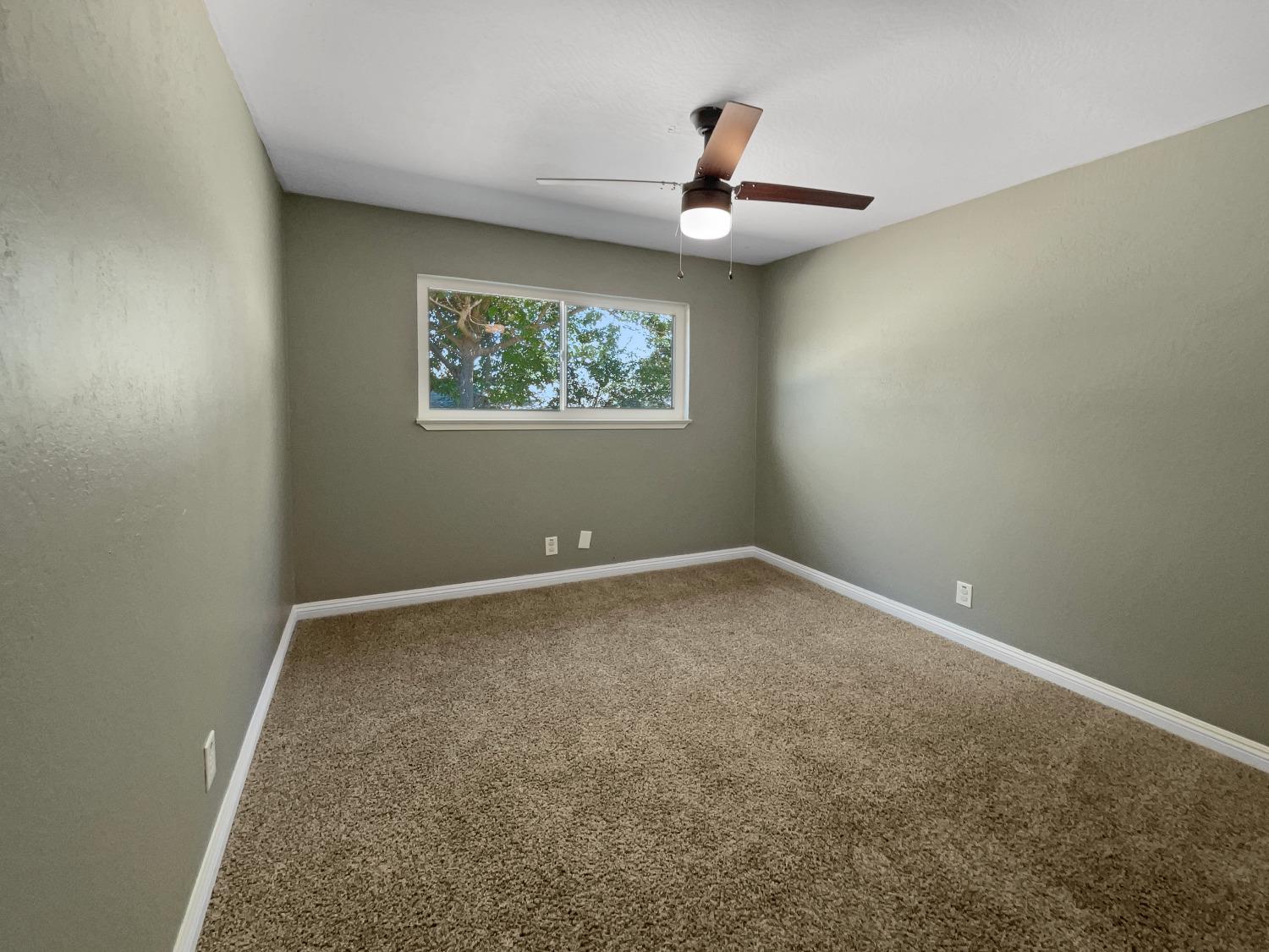 Detail Gallery Image 12 of 21 For 551 Benton Dr, Yuba City,  CA 95991 - 4 Beds | 2 Baths