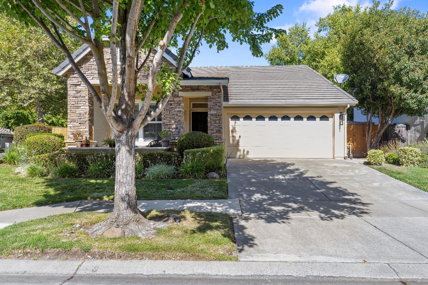 Detail Gallery Image 1 of 1 For 2601 Arbury, Sacramento,  CA 95833 - 3 Beds | 2 Baths