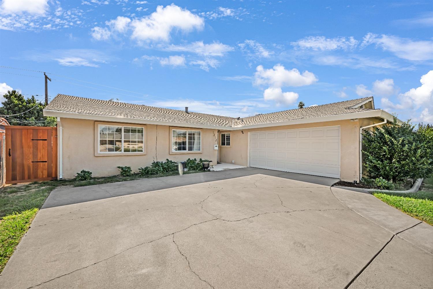 Detail Gallery Image 1 of 1 For 1212 W El Camino Ave, Sacramento,  CA 95833 - 3 Beds | 2 Baths