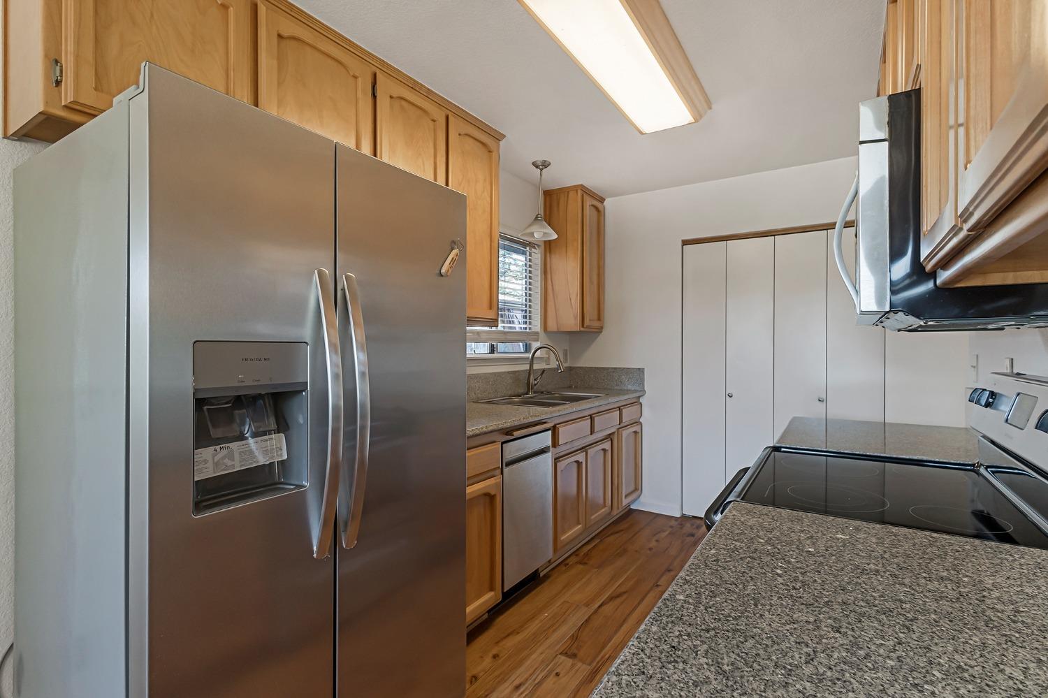 Detail Gallery Image 14 of 44 For 74 S Jackie Dr, Chico,  CA 95973 - 3 Beds | 2 Baths