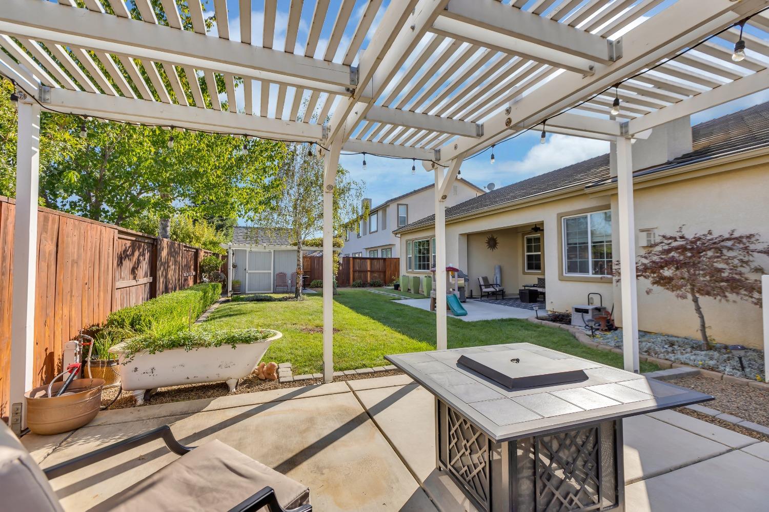 Detail Gallery Image 57 of 71 For 10075 Winkle Cir, Elk Grove,  CA 95757 - 3 Beds | 2/1 Baths