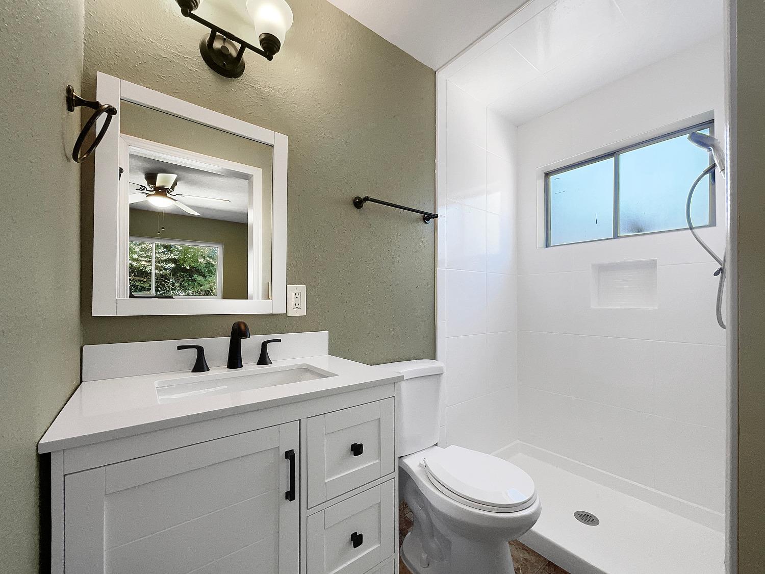 Detail Gallery Image 16 of 21 For 551 Benton Dr, Yuba City,  CA 95991 - 4 Beds | 2 Baths