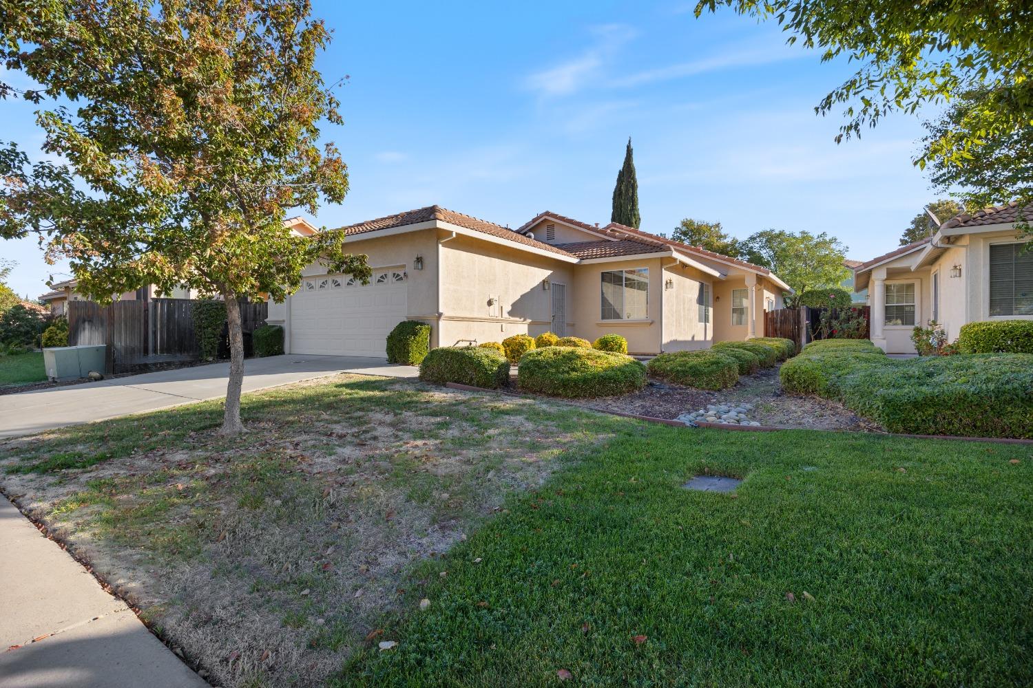 Detail Gallery Image 2 of 28 For 151 Aruba Cir, Sacramento,  CA 95823 - 3 Beds | 2 Baths