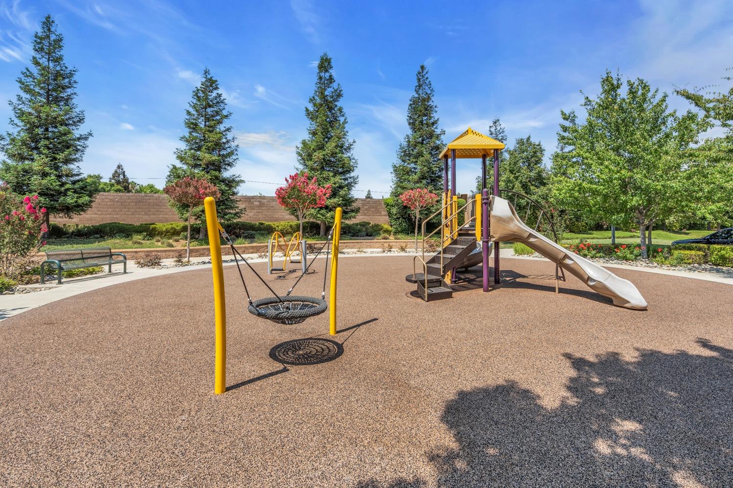 Detail Gallery Image 27 of 34 For 8879 Wheelton Rd, Elk Grove,  CA 95624 - 3 Beds | 2/1 Baths