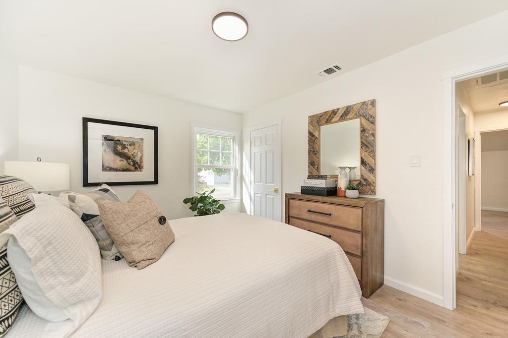 Detail Gallery Image 27 of 34 For 5200 G St, Sacramento,  CA 95819 - 3 Beds | 2 Baths