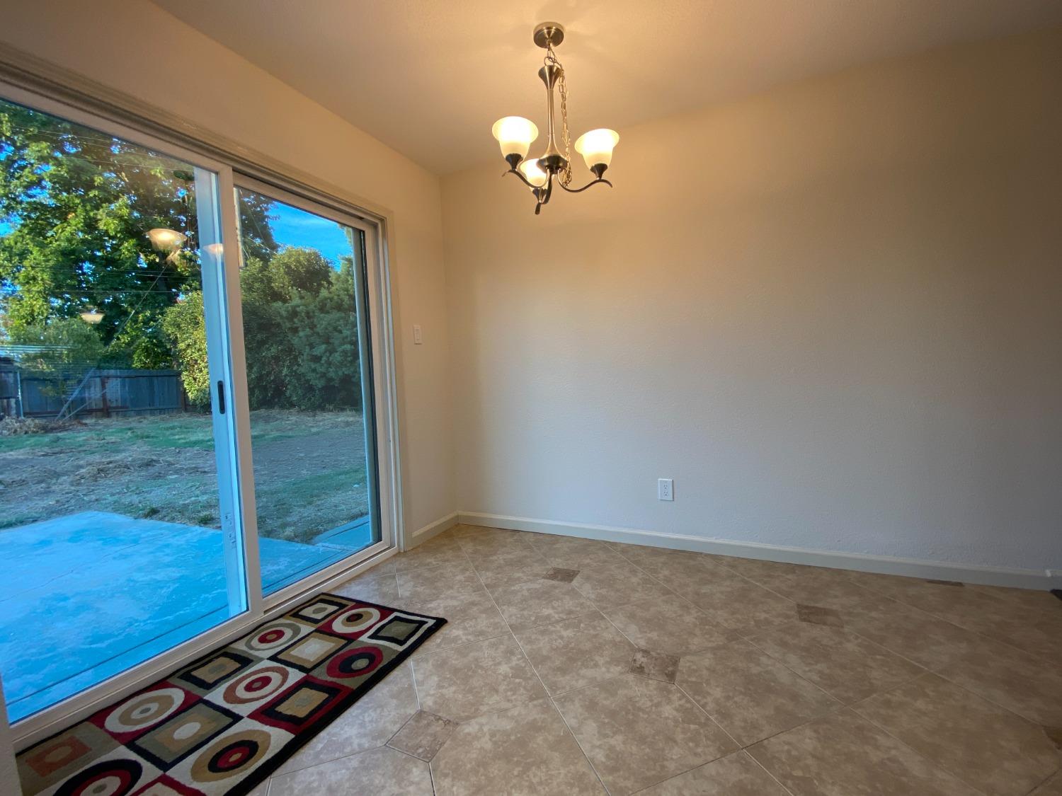 Detail Gallery Image 6 of 25 For 2220 Zinfandel Dr, Rancho Cordova,  CA 95670 - 3 Beds | 2 Baths